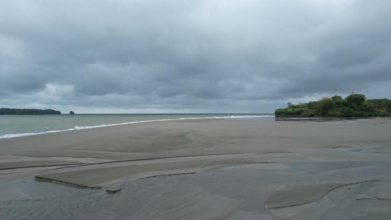 Acuarios Hostal Playa Ladrilleros 外观 照片