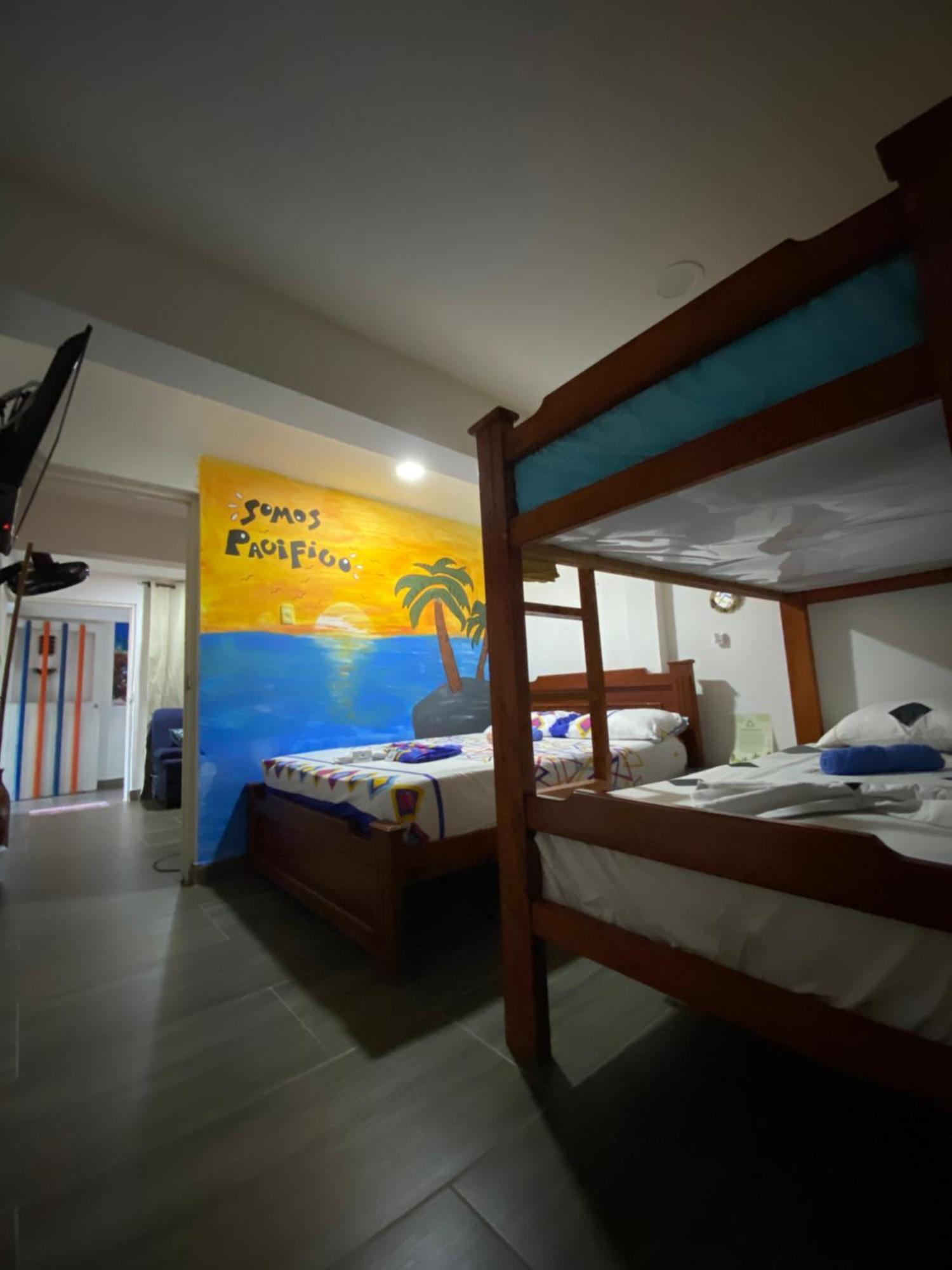 Acuarios Hostal Playa Ladrilleros 外观 照片