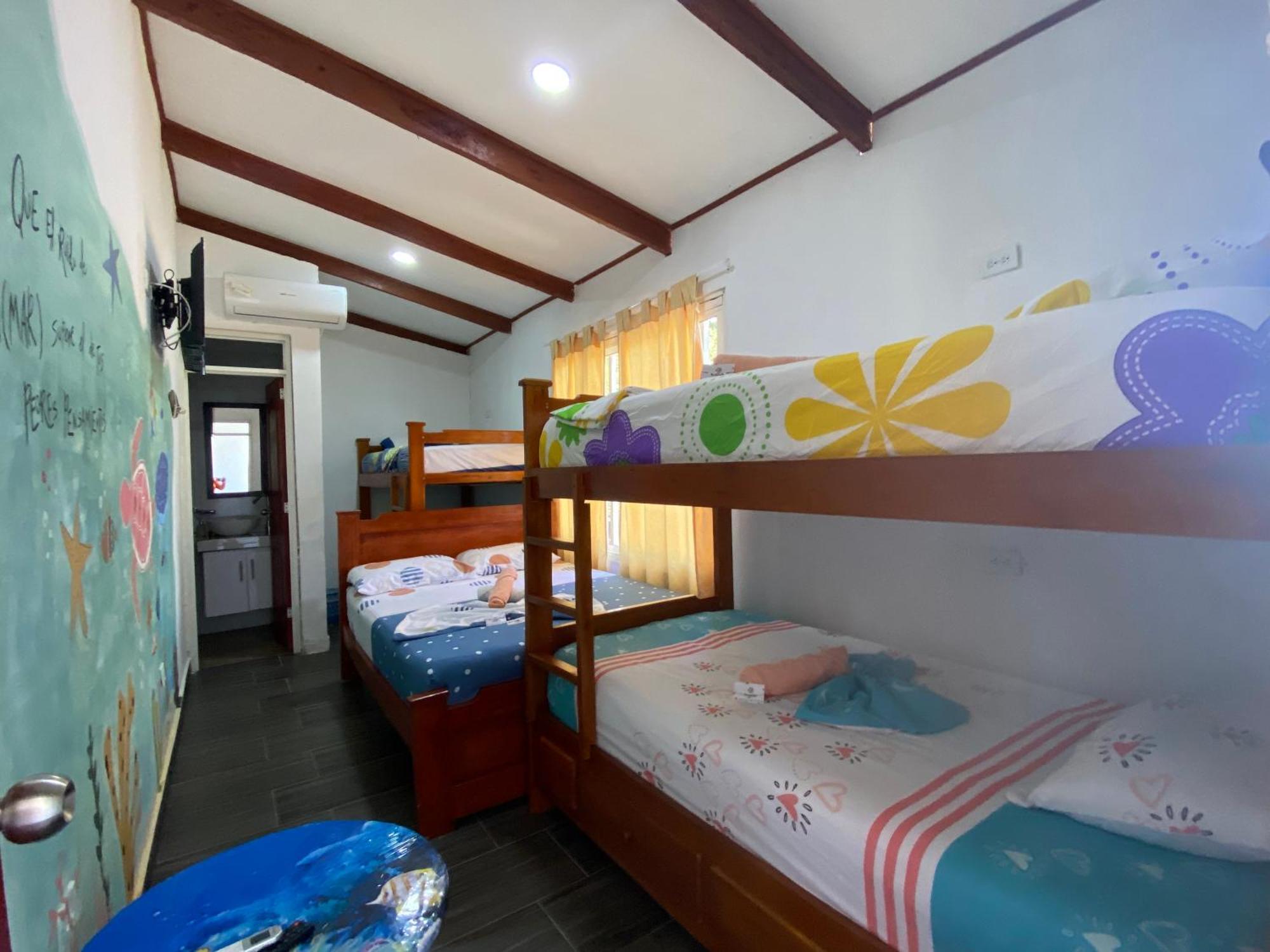 Acuarios Hostal Playa Ladrilleros 外观 照片