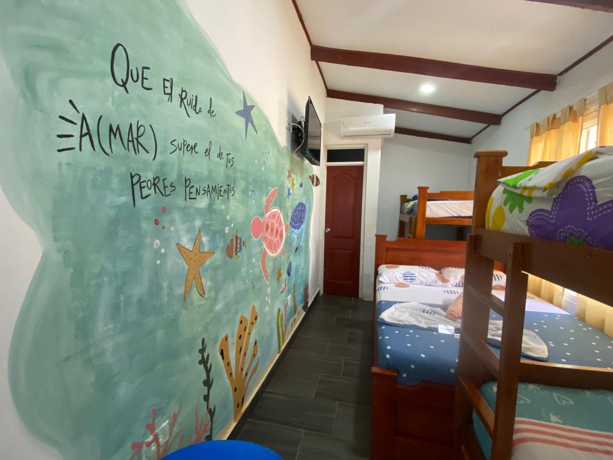 Acuarios Hostal Playa Ladrilleros 外观 照片