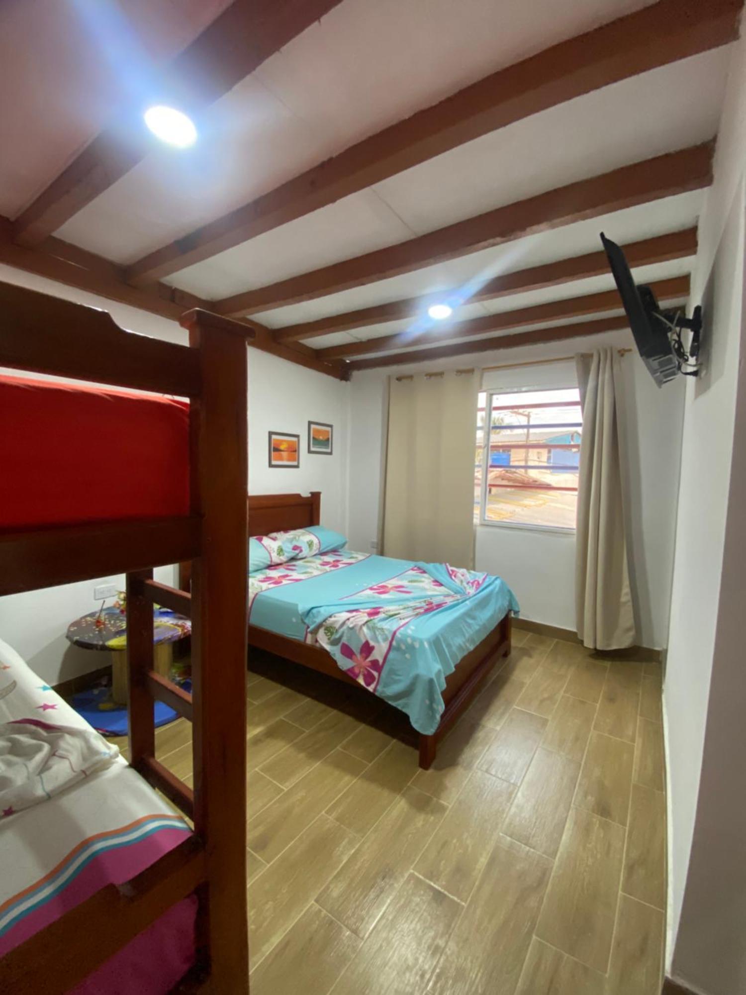Acuarios Hostal Playa Ladrilleros 外观 照片
